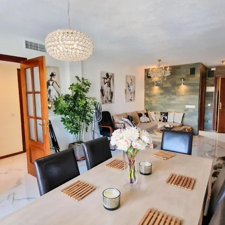 Cozy Seaside Apartment In Manilva Διαμέρισμα