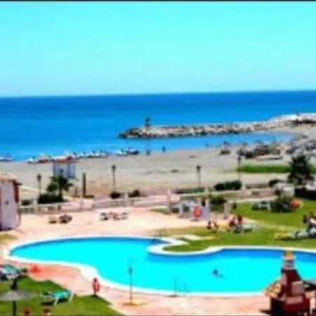 Cozy Seaside Apartment In Manilva Διαμέρισμα *